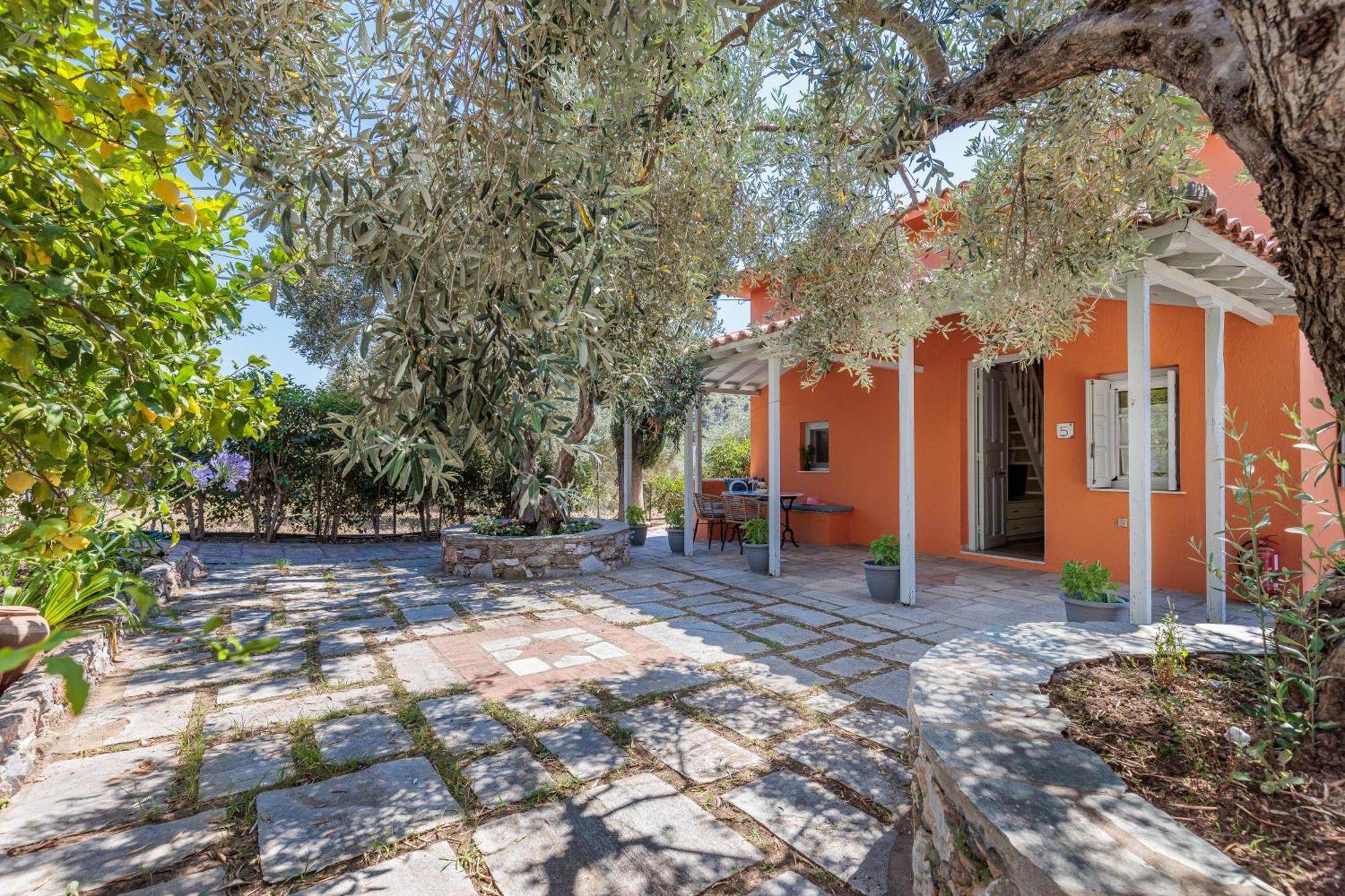 Aretousa Studios & Apartments Skopelos Town Exterior photo